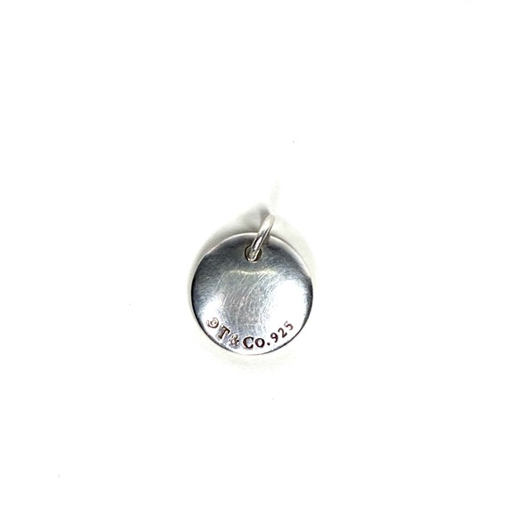 Tiffany Notes
Letter “G” Round Pendant in Sterling Silver - Picture 2 of 3